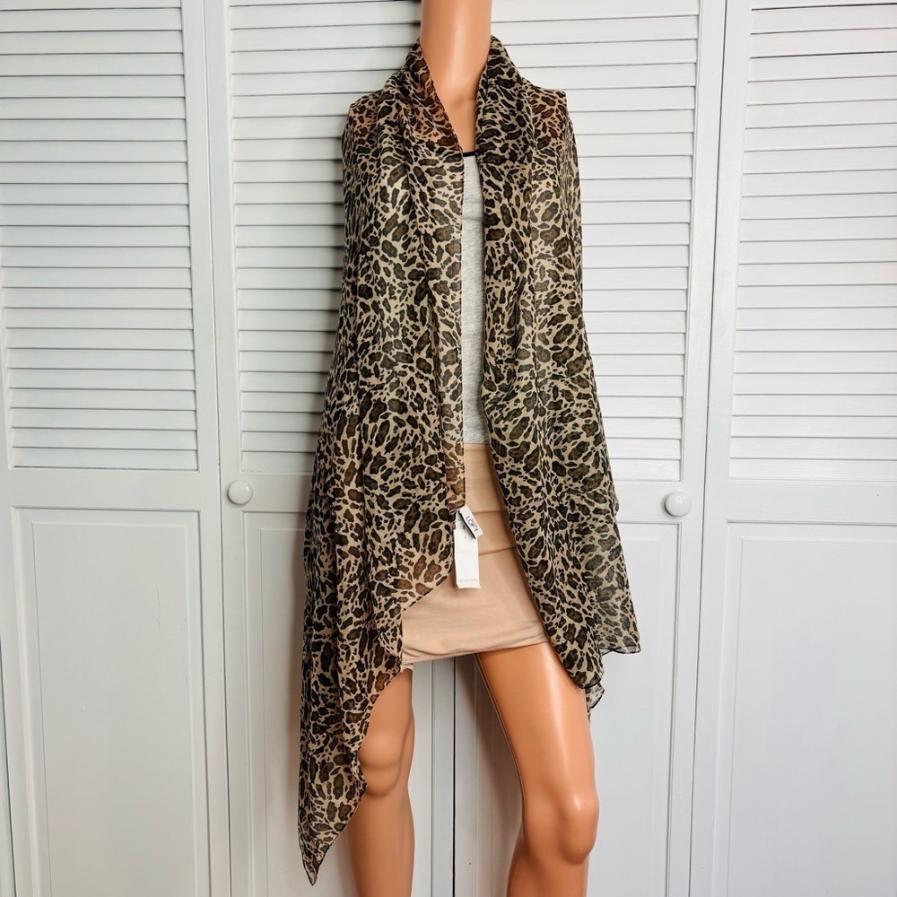 Price is firm ANN TAYLOR LOFT Lightweight Animal Print Scarf